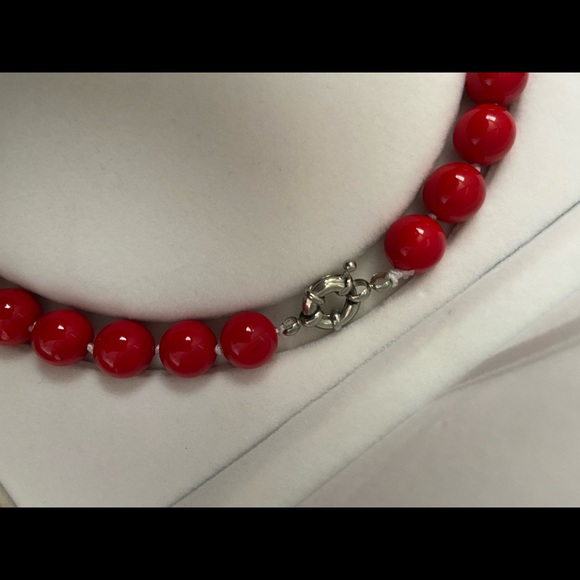 Red pearl necklace with gift box - Picture 6 of 6
